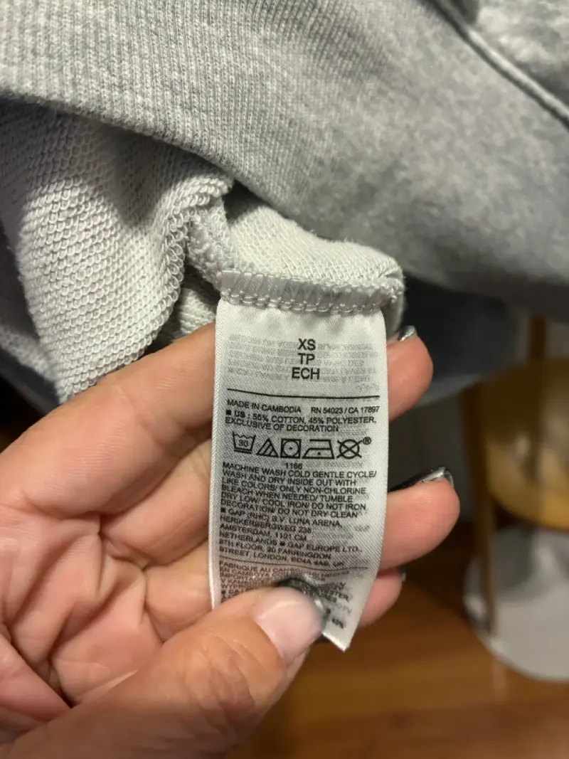 Polerón Mujer Old Navy con bordado - 6