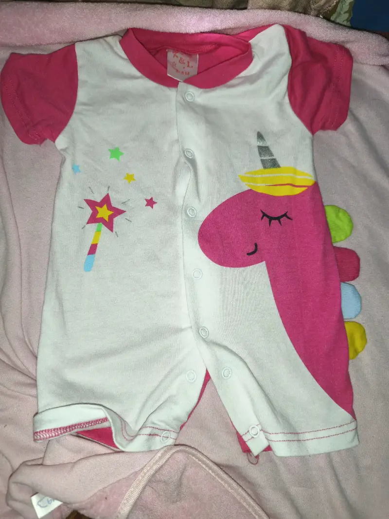 Enterito de bebé unicornio 3-6 meses