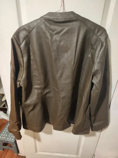 Chaqueta de cuero sintético marrón para hombre - miniatura 3