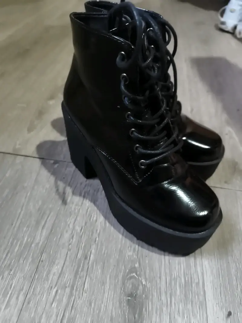 Botines negros de charol con plataforma - 1