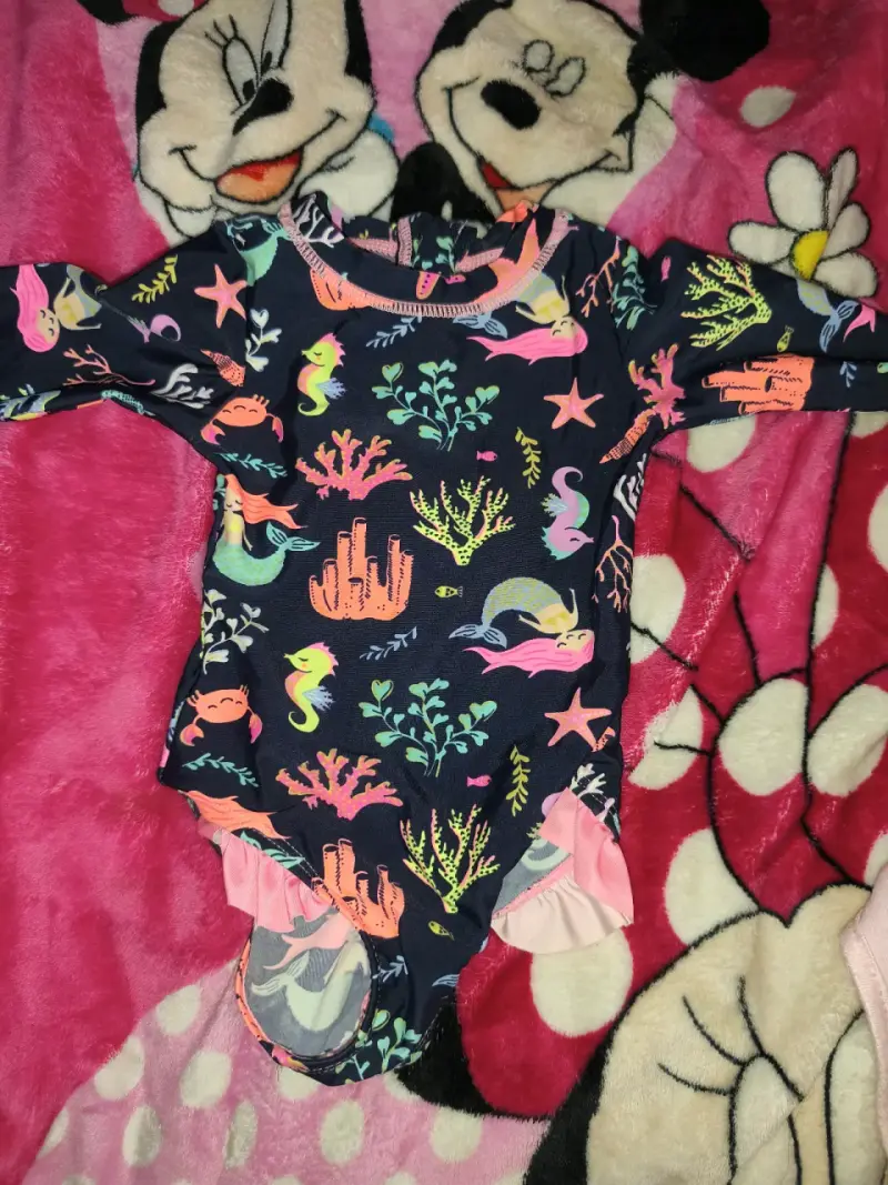 Traje de baño infantil con estampado de sirenas - 2