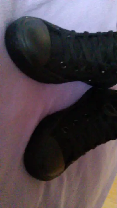 Zapatillas negras de lona estilo urbano - miniatura 3