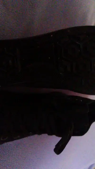 Zapatillas negras de lona estilo urbano - miniatura 5