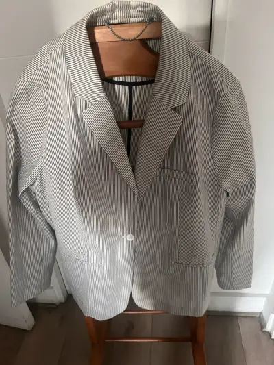 Blazer a rayas blanco y negro elegante - miniatura 1
