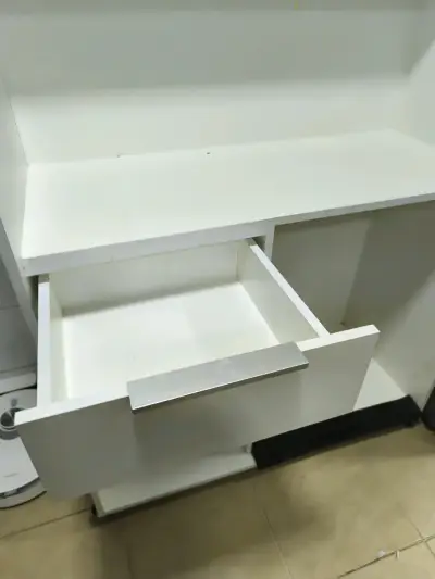 Mueble de recepción con cajon y estantes - miniatura 3