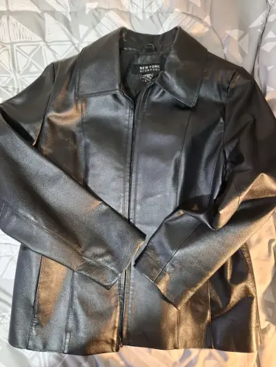 Chaqueta de cuero negra New York & Company M - miniatura 1