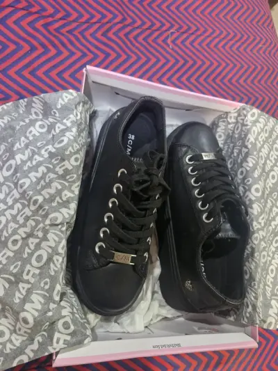 Zapatillas negras C/M para mujer - miniatura 1