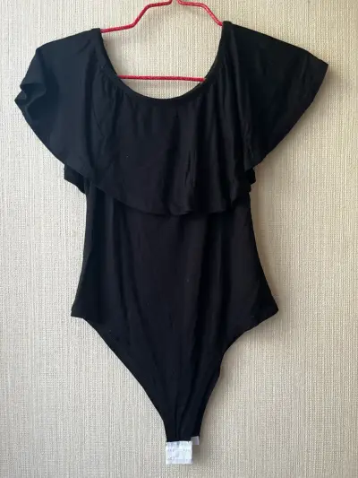 Body negro elegante de mujer - miniatura 2