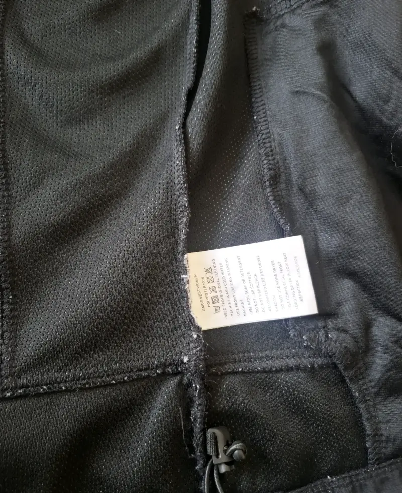 Chaqueta sin manga Doite negro con cierre - 4