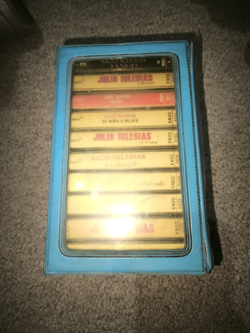 Colección de cassettes de Julio Iglesias - 2
