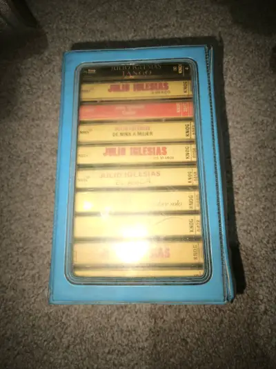 Colección de cassettes de Julio Iglesias - miniatura 2