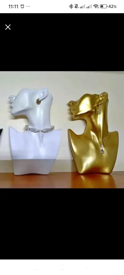Busto moderno para exhibición de joyas - miniatura 2