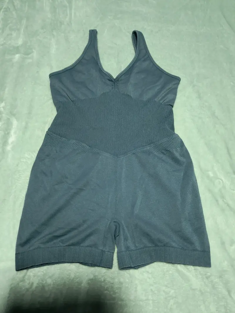 Enterito deportivo gris para mujer - 1