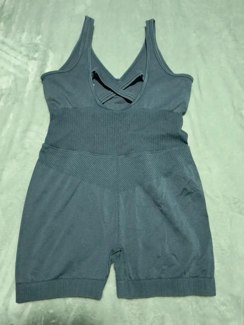 Enterito deportivo gris para mujer - 2