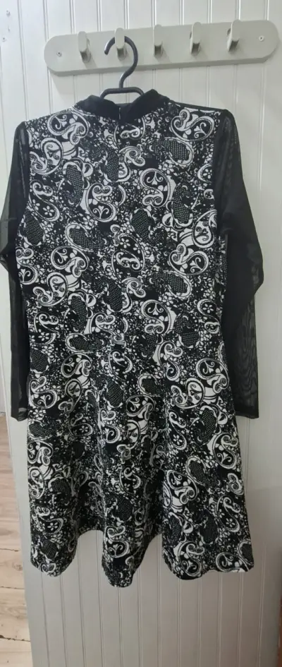 Vestido negro - miniatura 2