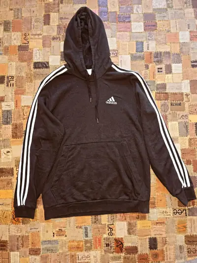 Polerón Adidas negro con capucha y franjas - miniatura 1