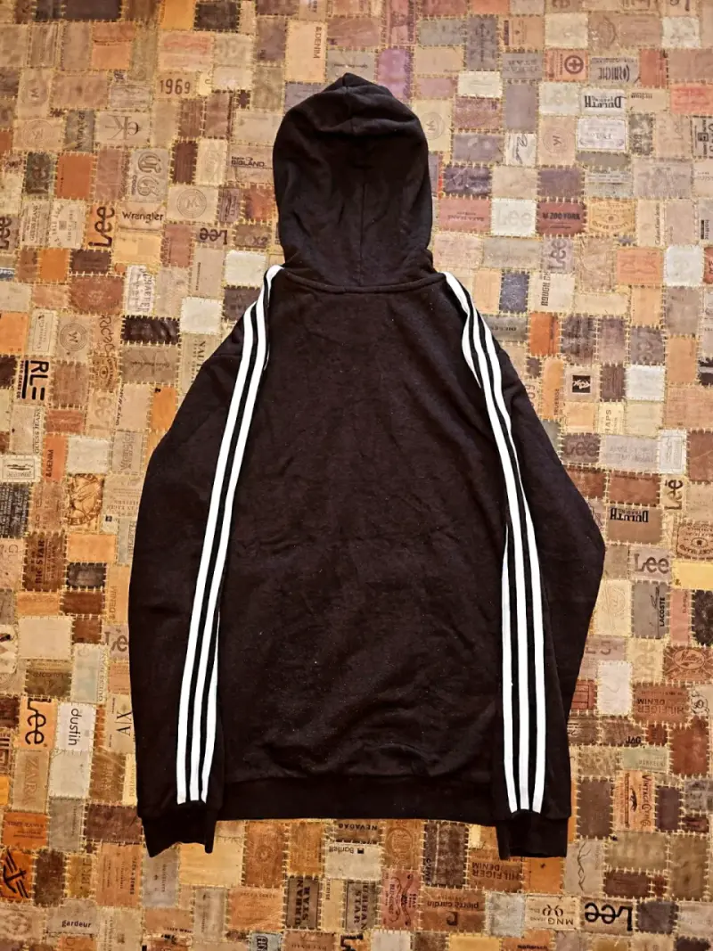 Polerón Adidas negro con capucha y franjas - 2