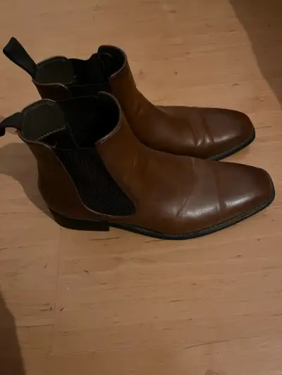 Botines de cuero marrón para hombre - miniatura 1