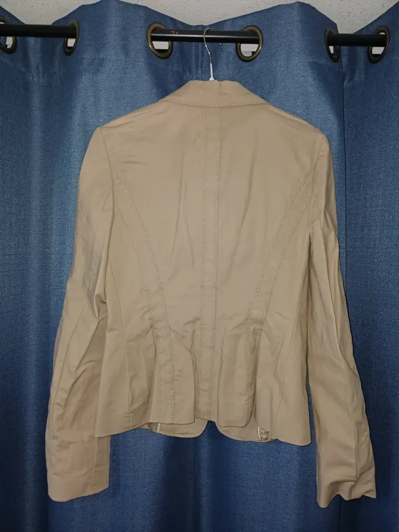 Blazer beige de mujer elegante - 3