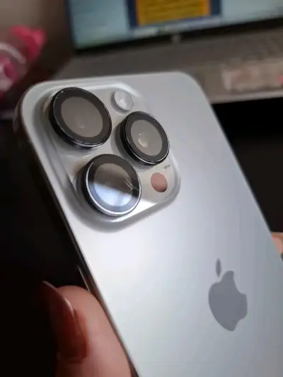 iPhone 15 Pro Max 256GB en excelente estado - miniatura 1