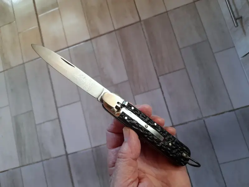 Cuchillo plegable con funda de cuero - 2
