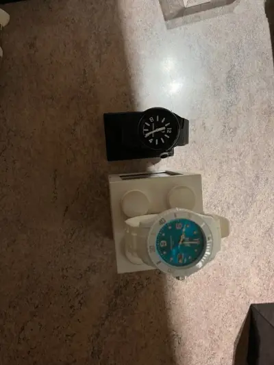 Relojes Lorus deportivos negro y blanco - miniatura 2