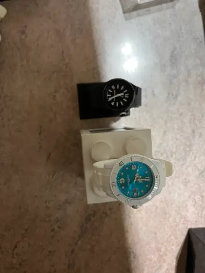 Relojes Lorus deportivos negro y blanco - miniatura 3