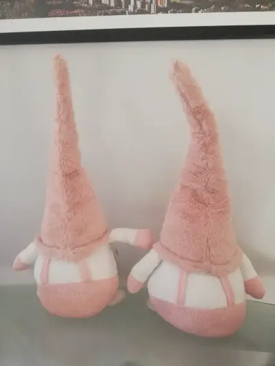 Adornos de Navidad de gnomos rosados de peluche - miniatura 2
