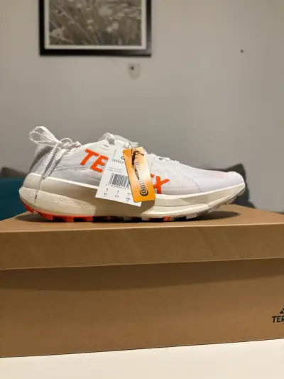 Zapatillas deportivas Adidas blancas y naranjas - miniatura 4