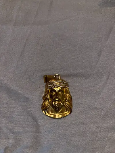 Collar dorado con colgante de Jesús - miniatura 2