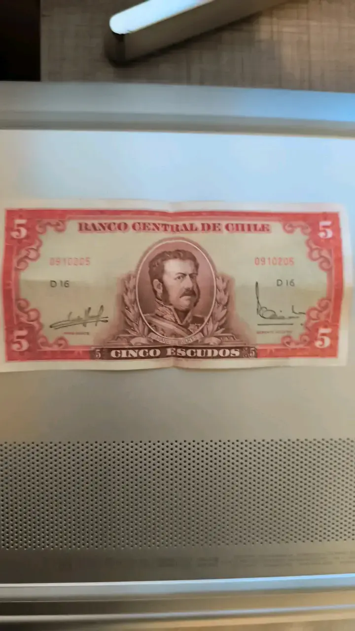 Billete antiguo de 5 escudos chilenos - 1