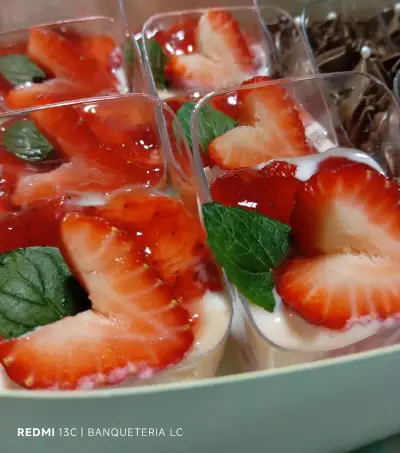 Variedad de cocteleria dulce y salada - miniatura 3