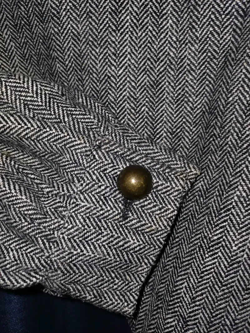 Chaqueta corta de lana gris con botones - 3