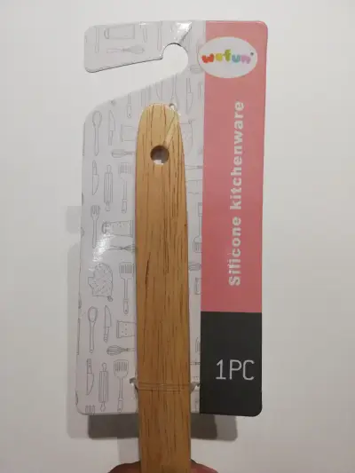 Espátula de silicona con mango de madera - miniatura 3