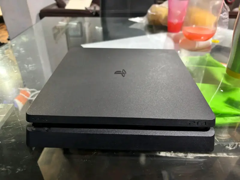 Consola PlayStation 4 Slim negra - 2