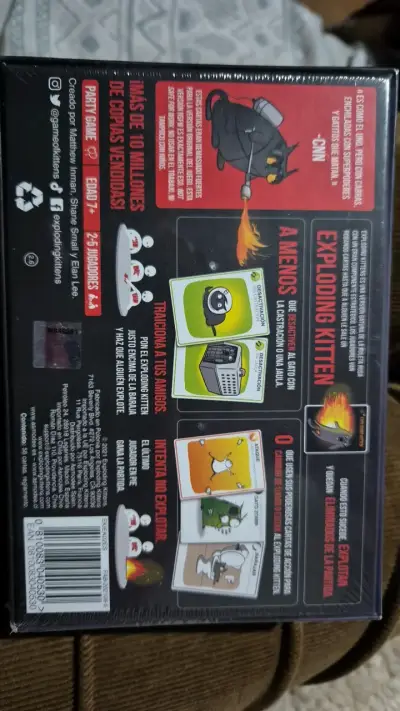 Juego de cartas Exploding Kittens NSFW - miniatura 2