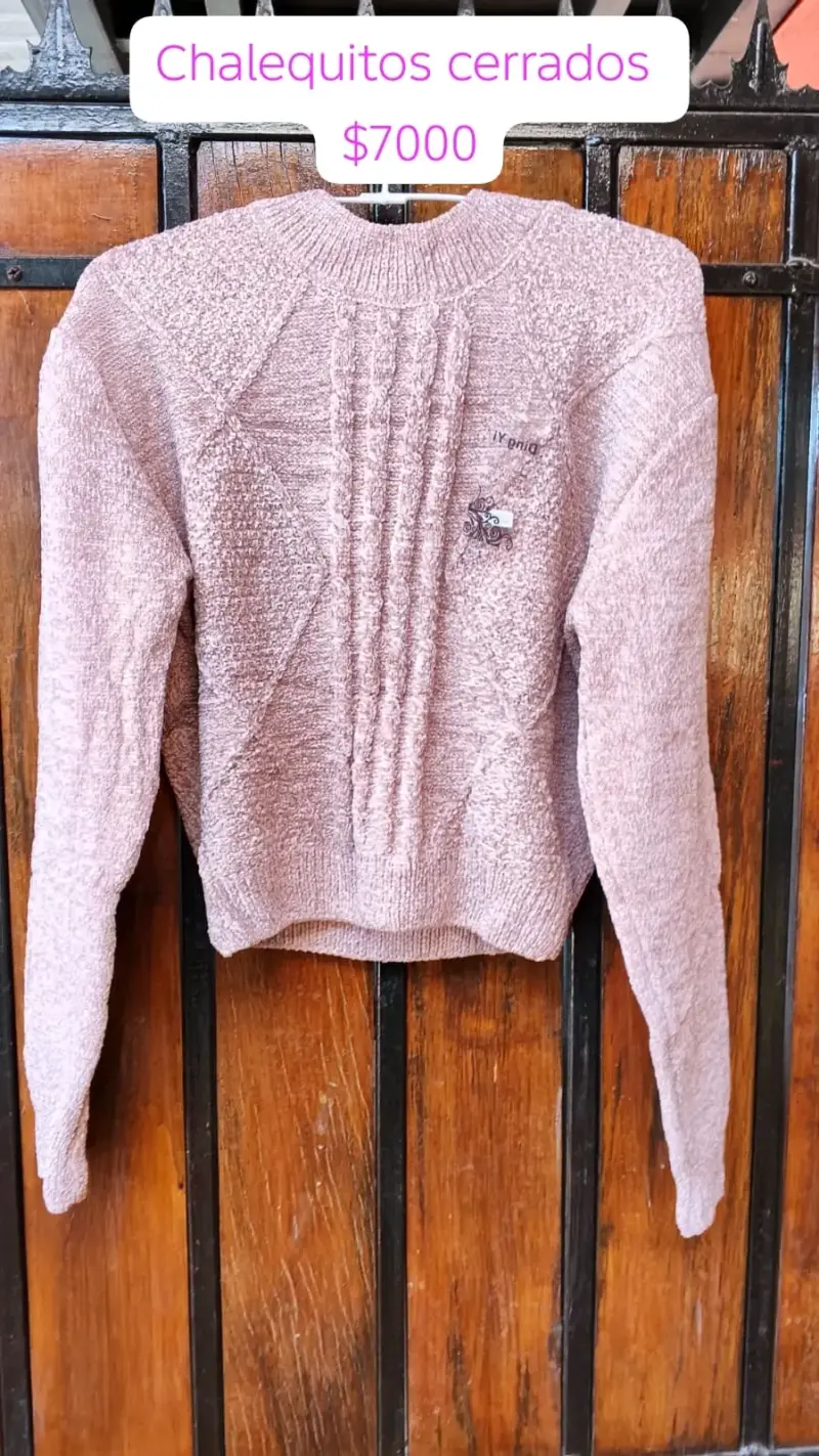 Suéter de lana con diseño bordado - 1