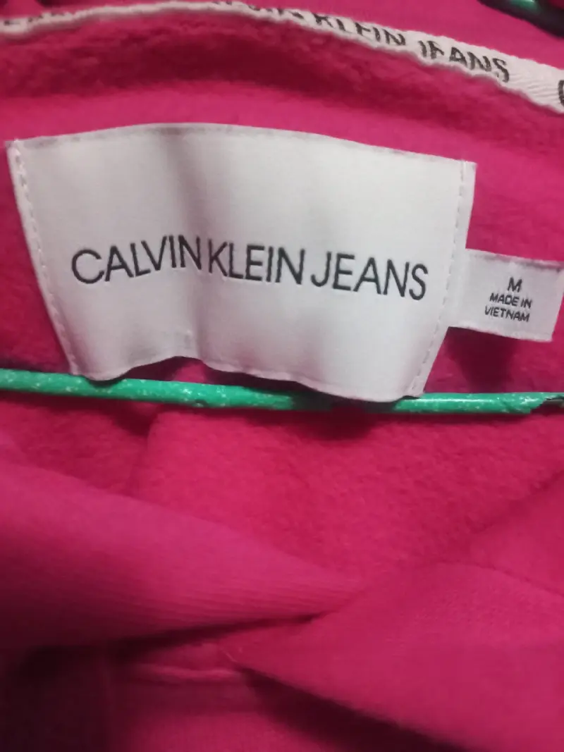 Polerón Calvin Klein fucsia con capucha - 2