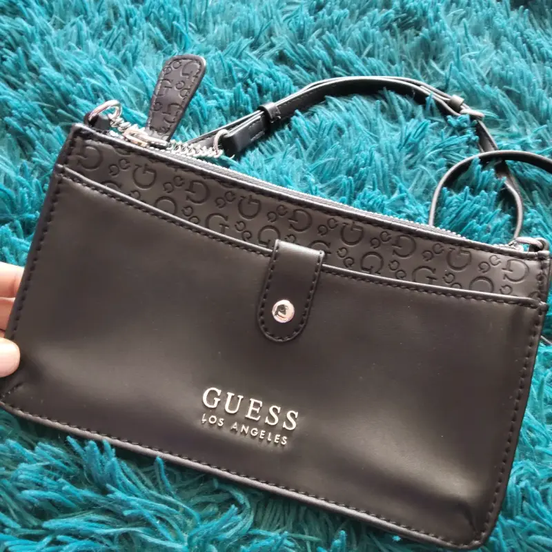 Cartera Guess negra con logo - 1