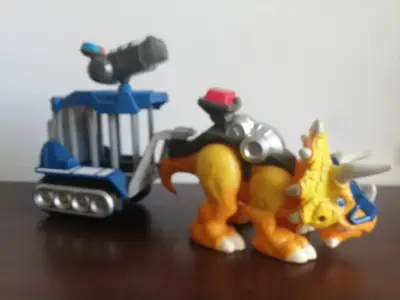 Juguete figura dinosaurio Triceraptor Agente Celda - miniatura 2