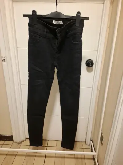 Jeans negros pitillos - miniatura 1