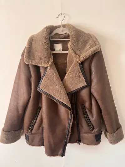 Chaqueta de cuero marrón con forro de lana - miniatura 1