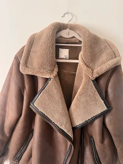Chaqueta de cuero marrón con forro de lana - miniatura 4