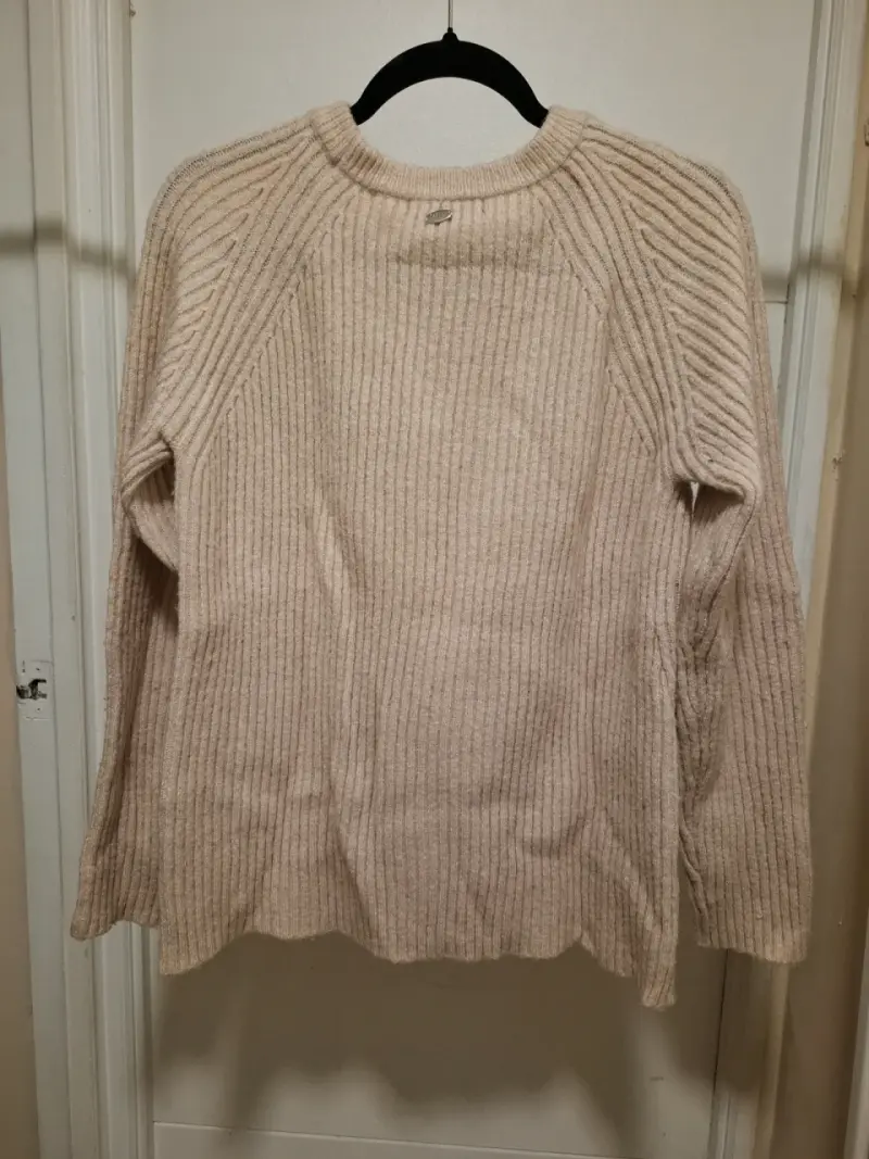 Sweater palo rosa de lana con diseño trenzado - 2