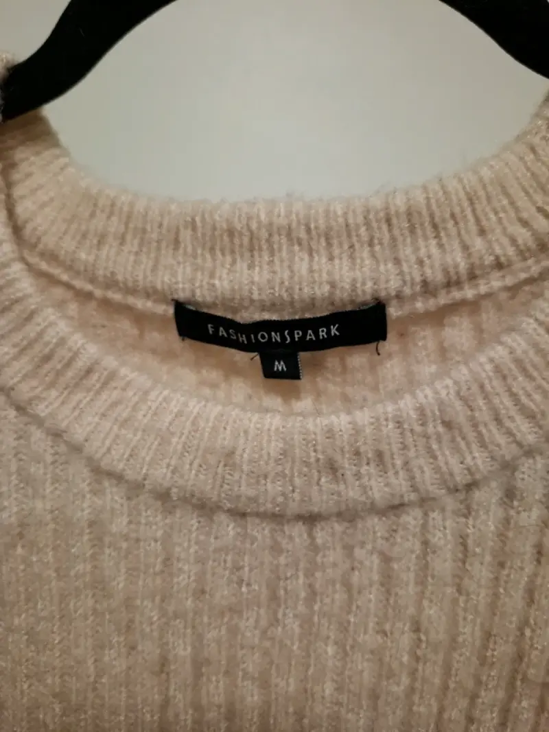 Sweater palo rosa de lana con diseño trenzado - 3