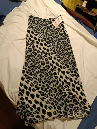 Falda animal print con etiqueta - miniatura 1