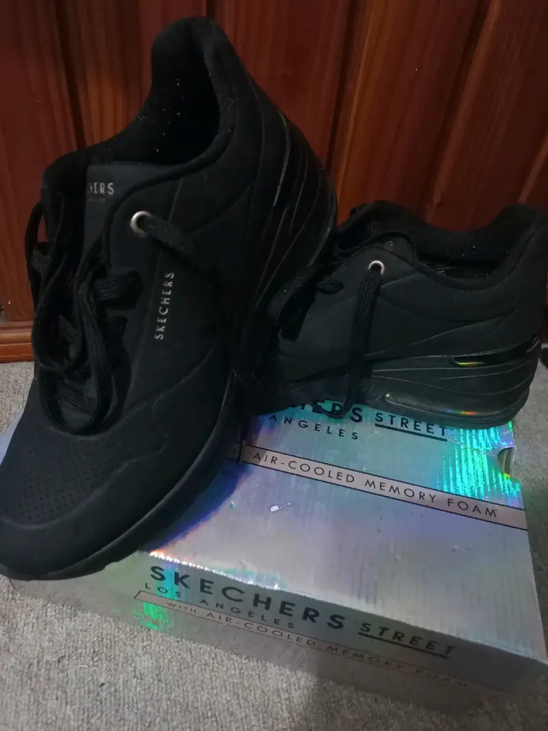 Zapatillas negras Skechers - 1