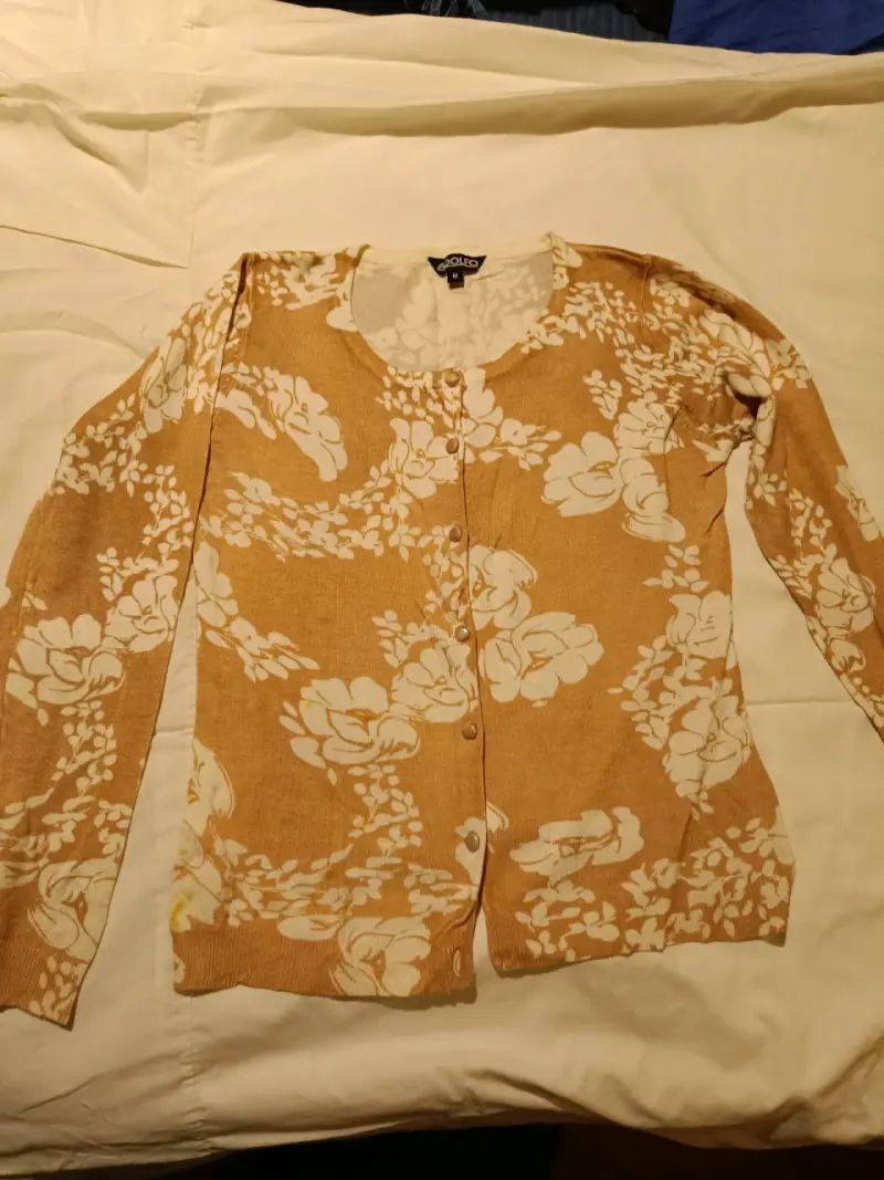 Cardigan floral beige con botones - 3