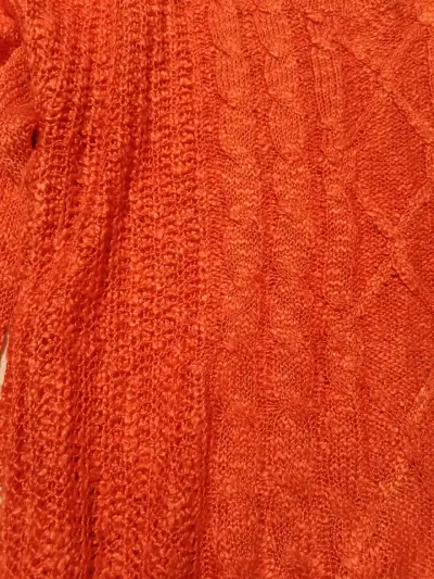 Suéter naranja tejido  para mujer - miniatura 2