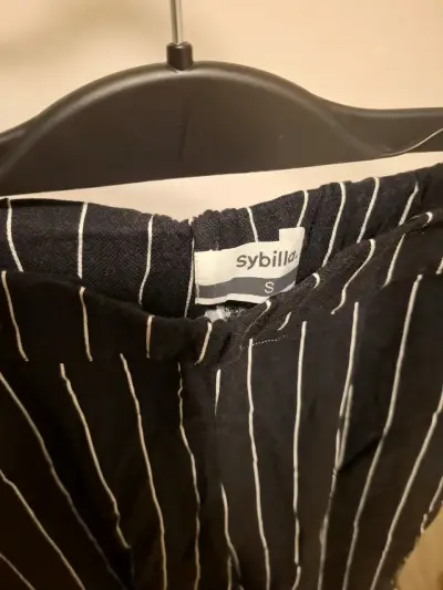 Pantalón a rayas negro - miniatura 3